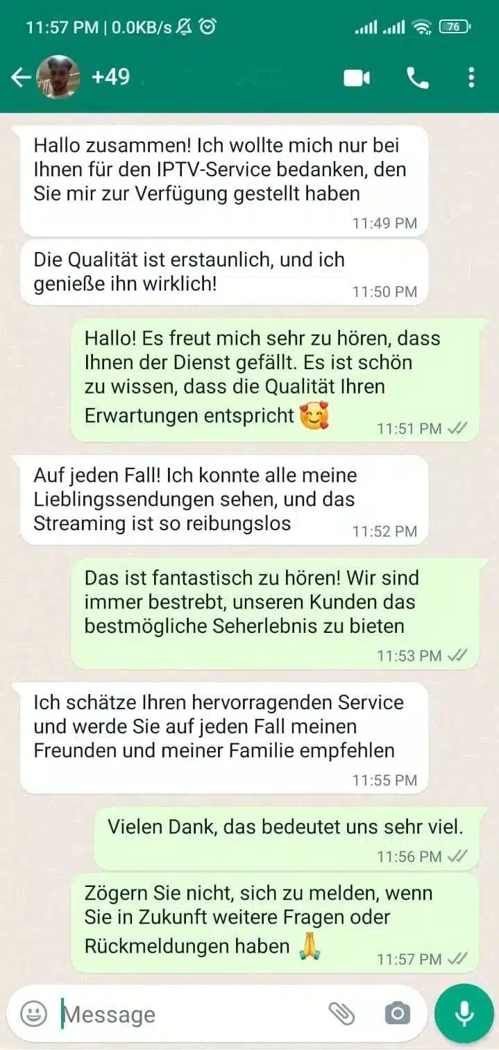 WhatsApp-Chat: Kunde lobt erstaunliche Qualität und reibungsloses Streaming und empfiehlt KraftIPTV weiter